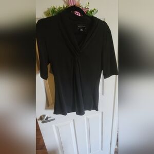 Premise size Medium black blouse